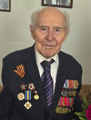 Крахмалёв Пётр Алексеевич.